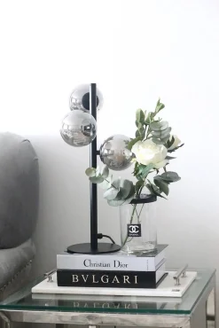 Aneta Lighting pöytävalaisin Molekyl 3-os. musta