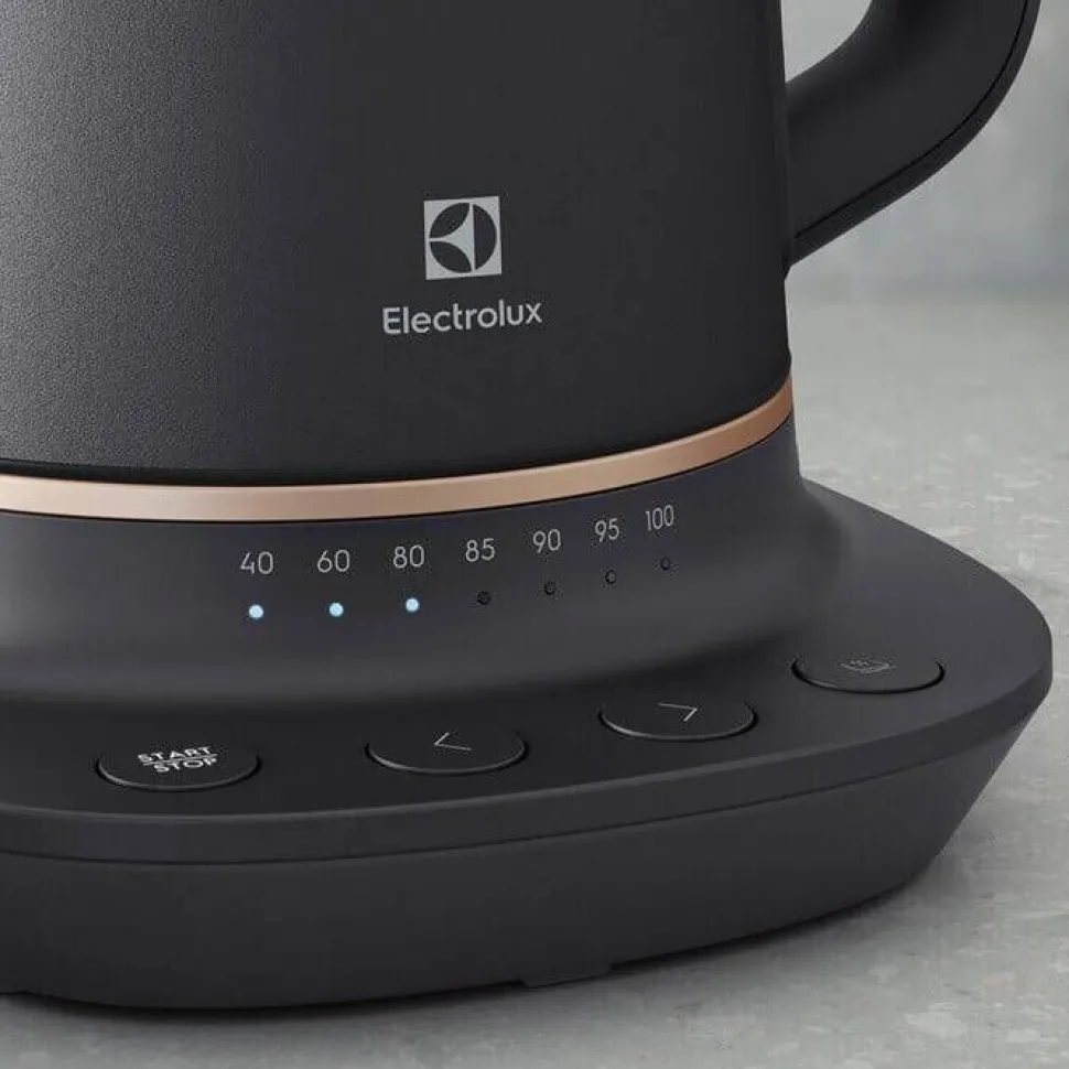 Electrolux vedenkeitin Explore 7 musta