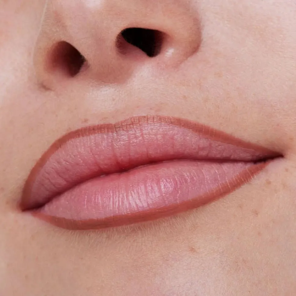 Essence huultenrajauskynä 8h Matte Comfort Lipliner 01