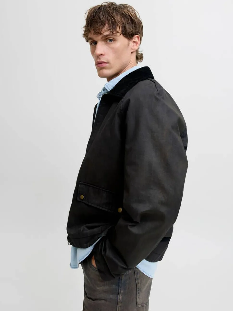 Jack Jones takki Jorbedford