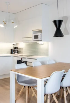 Sessak Länsi designriippuvalaisin musta