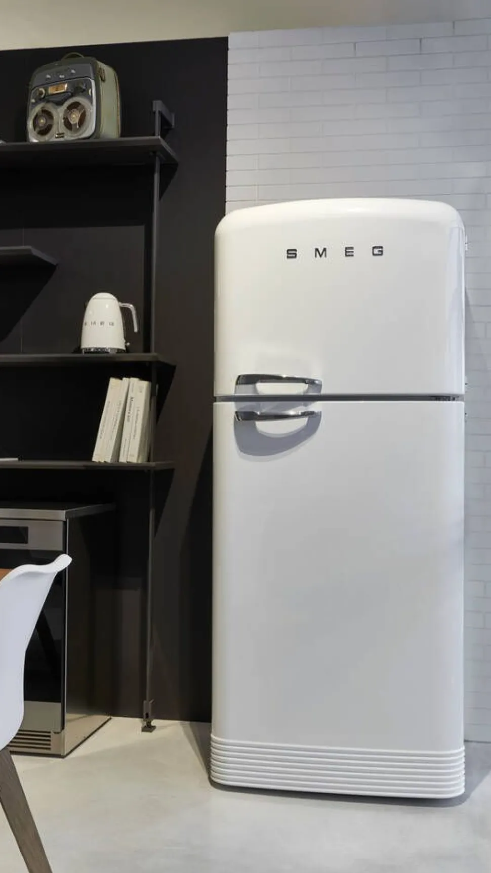 Smeg retrojääkaappi-pakastin FAB50RWH valkoinen, oikea