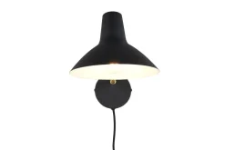 Trio Lighting seinävalaisin Traveller E27 mattamusta/mattame