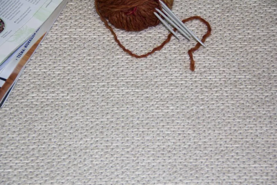 VM-Carpet Aho 72 beige, kapea pellavakantti 80*250 cm