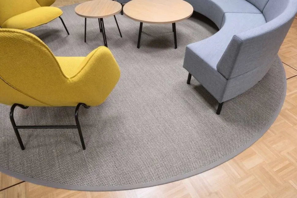 VM-Carpet Panama 9007 natural, Ø 133 cm, kantti pellava